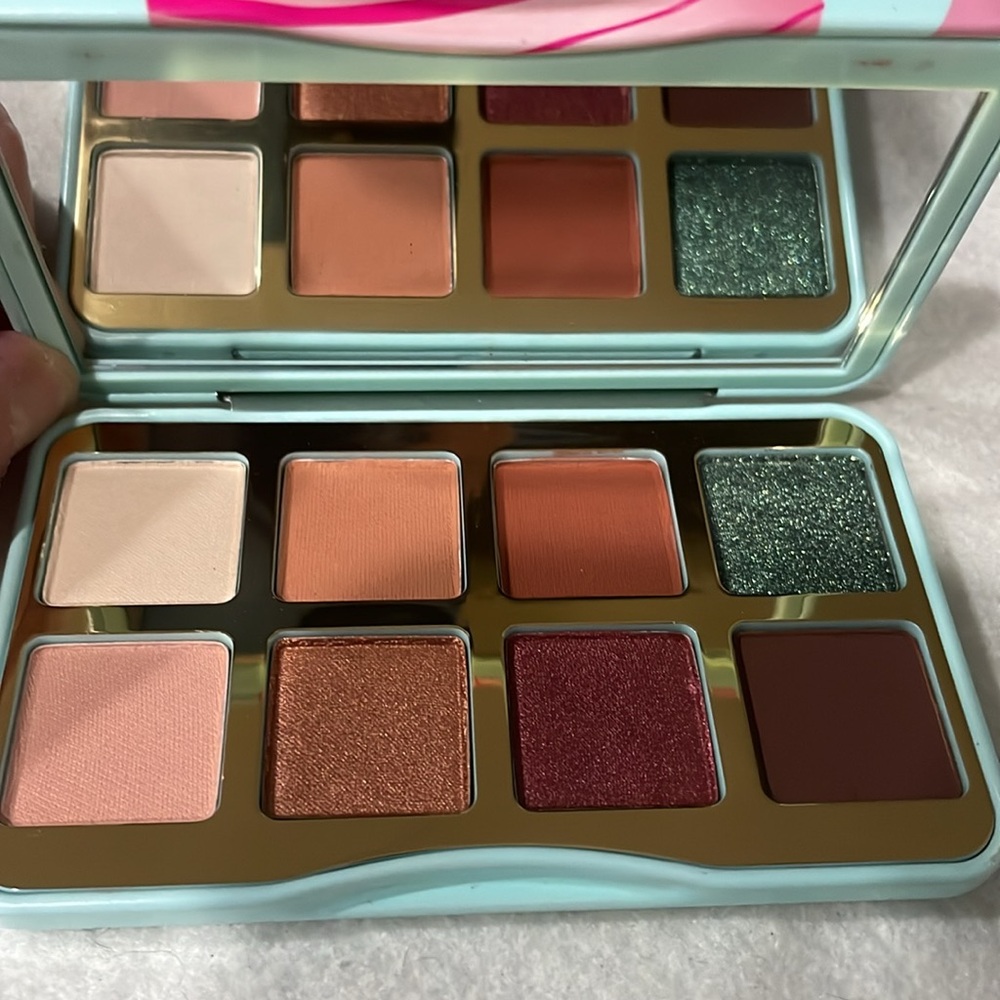 Too Faced Christmas Coffee Eyeshadow Palette - Picture 5 of 9